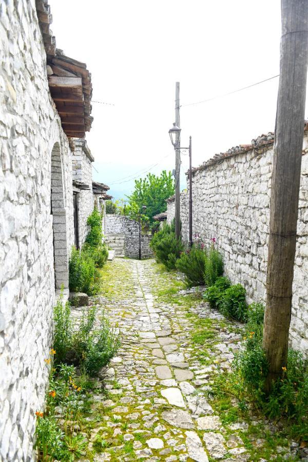 Guest House Luli Berat Exterior photo