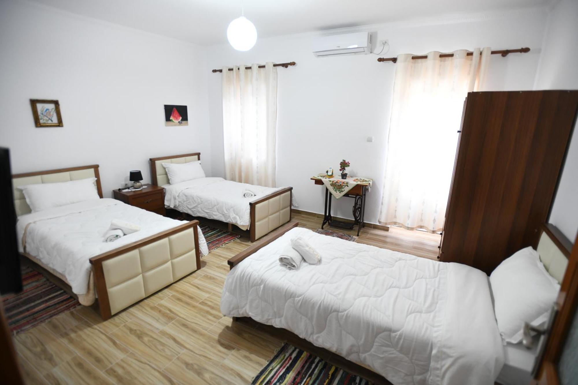 Guest House Luli Berat Exterior photo